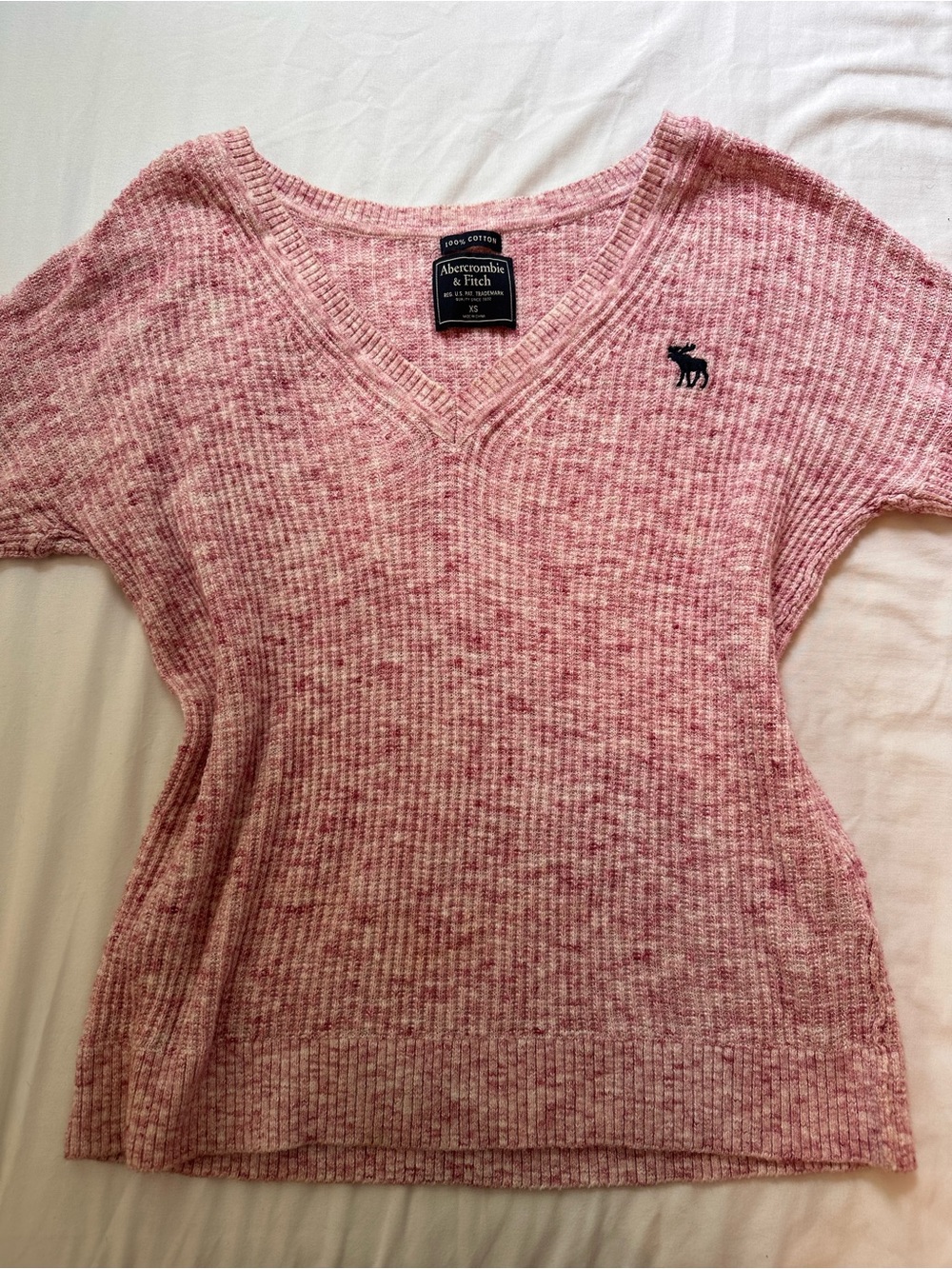 Abercrombie & Fitch Heathered Pink V-Neck Sweater - Picture 3 of 4
